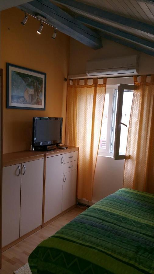 Apartamento Tri Palme Prvic Sepurine Exterior foto